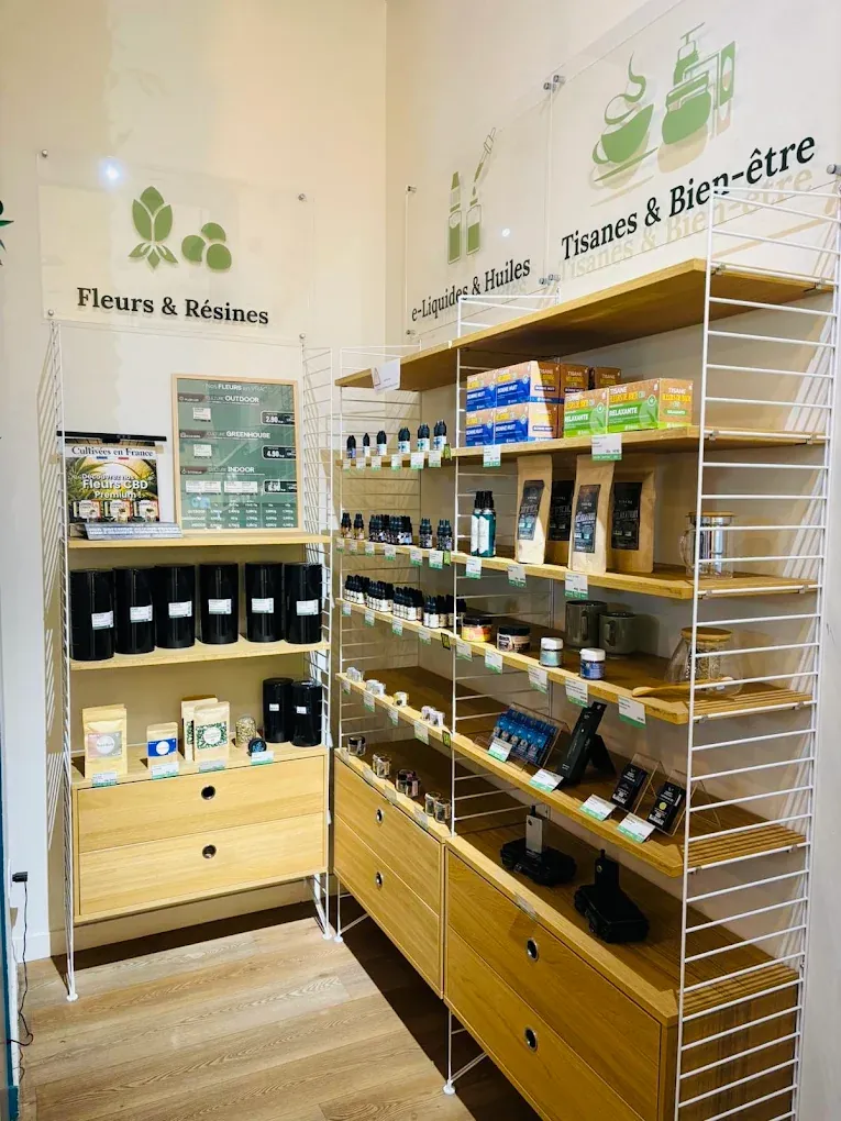Corner CBD de la boutique HappeSmoke Marseille - Terrasses du Port