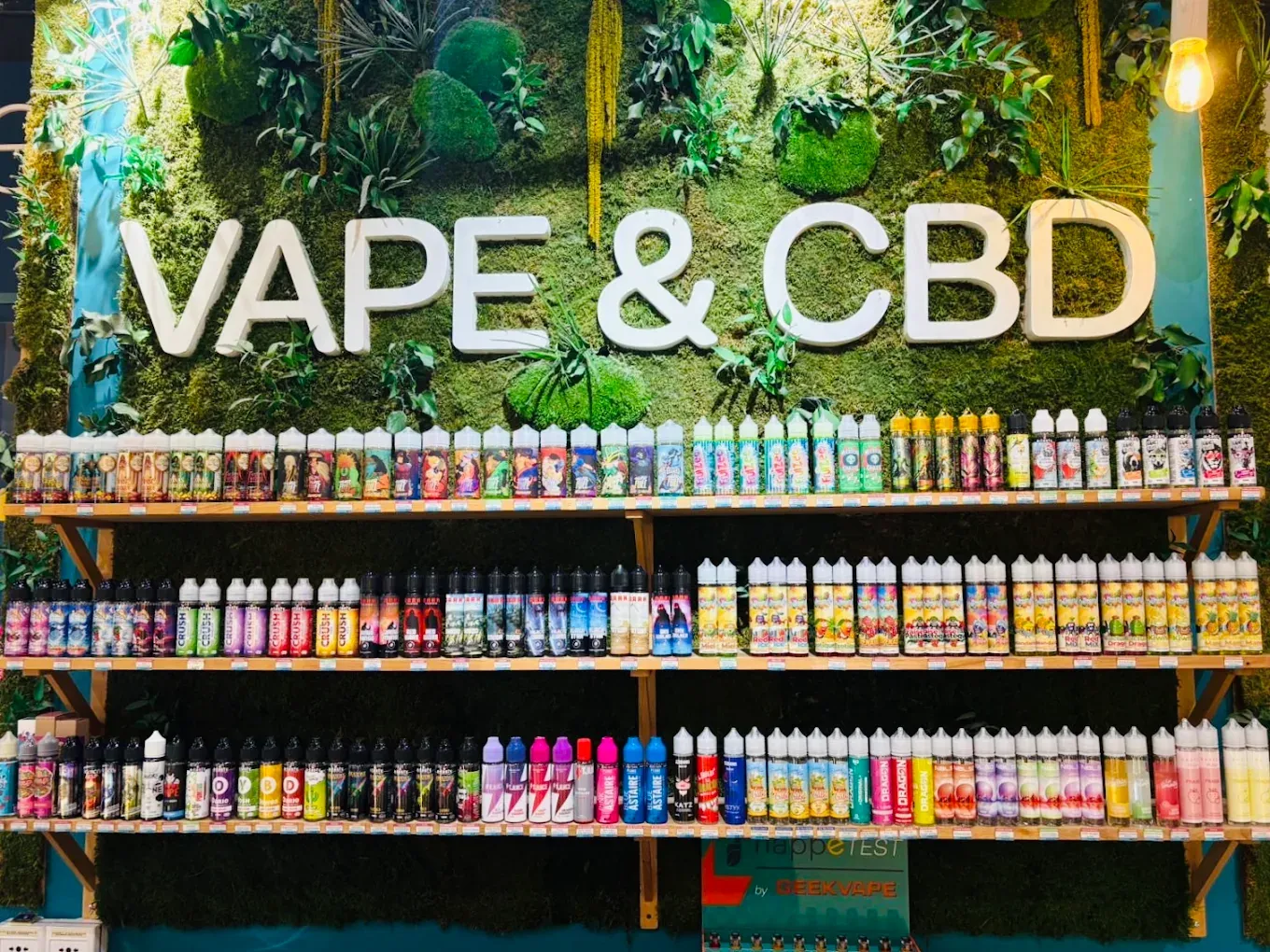 Corner e-liquides HappeSmoke Marseille - Terrasses du Port